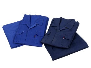 工作? /> 
</p>
<p>
	<br />
</p>
<p>
	1.全棉作业服的保养Q?br />
<br />
如果是棉麻资料的作业服，必定要留意防潮防霉，作业服怎么q行日常的保dQ就必定要留意醋Q由于醋是会(x)Ҏ(gu)l品形成腐蚀的，保藏前要z净Q晒qӀ还有像是一些果汁或者是其他的酸性物质都是需求留意的Q如果不心感染了的话，保藏也要留意按色彩深分cM藏，免的怺染色Q那p立即用清水来处理Q不然的话时M了就?x)清z不掉?br />
<br />
2.作业服的清洗Q?br />
<br />
如果是丝l的作业服，丝绸的要点也是防潮，它比奛_子还娇气。，淡色的一些作业服的话z的比较久就?x)呈现掉色的现象Q我们的作业服才不会(x)׃我们的错误做法而减短他们的寿数Q如果是q样的话Q那么就可以再水中加一些清z剂Q然后跑半个时左右Q然后再用清水来q行清洗Q期望大安做好作业服的保养Q每天都I着新的衣服Q轻松作业?</p>
<p>
	<br />
</p>
<p>
	<br />
	<div>
		<br />
	</div>
</p>
<p>
	<br />
</p>
<p>
	<br />
</p> 
						   </p>
					</div>
					  <p>发布旉Q?017-08-18 </p>
                    <p>来源Q?a href='http://www.xyea.cn/news/22.html'>http://www.xyea.cn/news/22.html</a></p>
          
					<ul class=